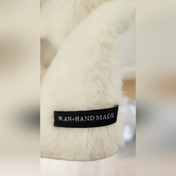 Luxurious Ivory Faux Fur Coat L - XL! - Picture 9 of 13